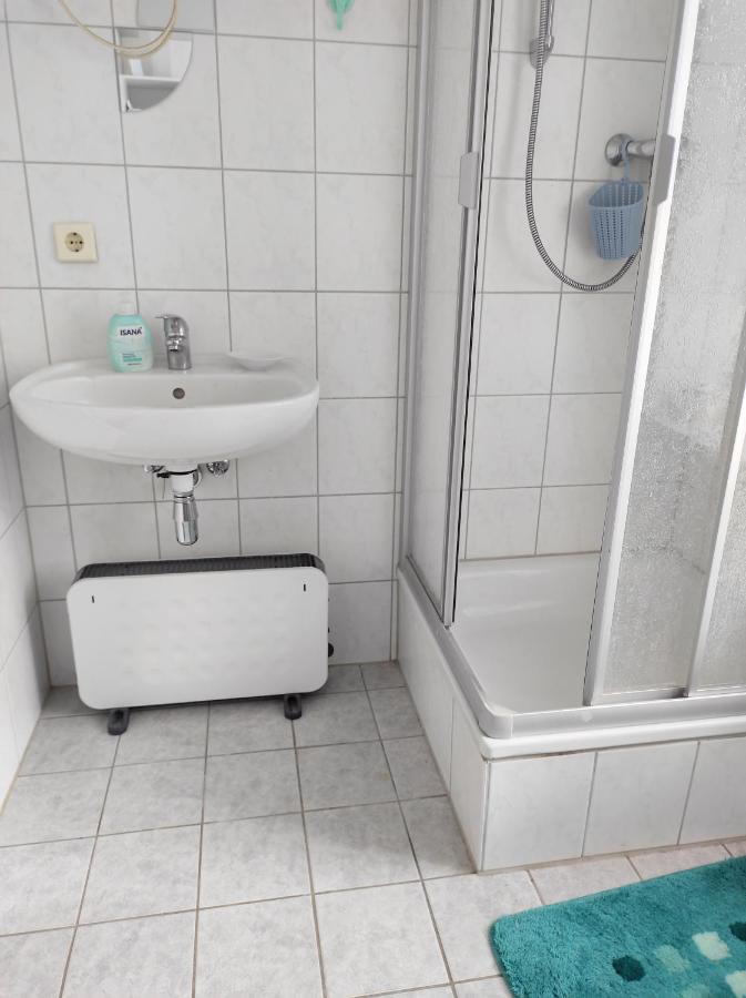 Schoene Gemuetliche Ferienwohnung Am Saaleradweg Grosseutersdorf Exterior photo